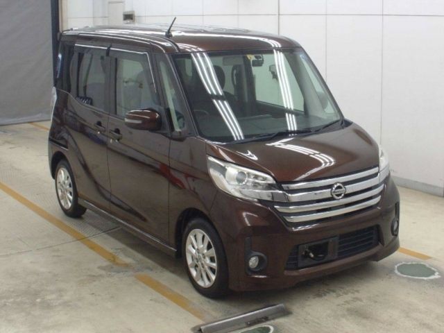 5526 Nissan Dayz roox B21A 2014 г. (NAA Osaka)